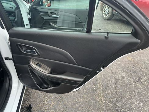 Used 2015 Chevrolet Malibu LT image 30