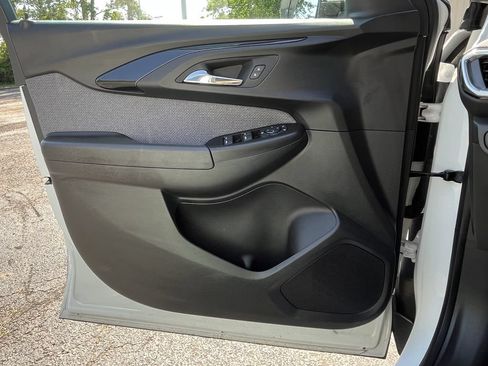 Certified 2023 Chevrolet TrailBlazer LT FWD image 9