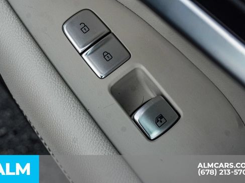 Used 2025 Genesis G70 2.5T AWD/4WD image 53