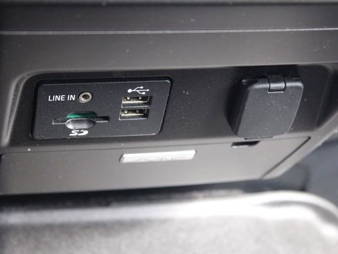 Used 2015 Ford F150 XLT w/ Equipment Group 302A Luxury image 39