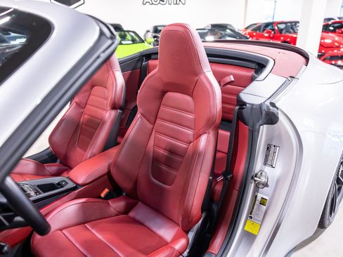 Used 2022 Porsche 911 Cabriolet image 39