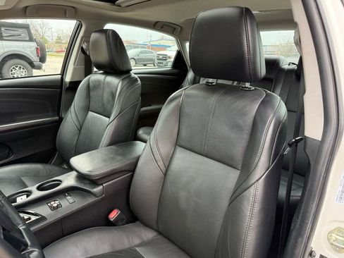 Used 2016 Toyota Avalon Touring FWD image 10