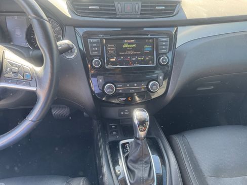 Used 2020 Nissan Rogue Sport SL image 15