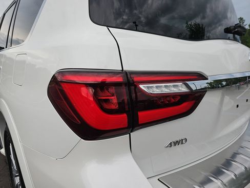 Used 2022 INFINITI QX80 Luxe w/ All-Season Package AWD/4WD image 37