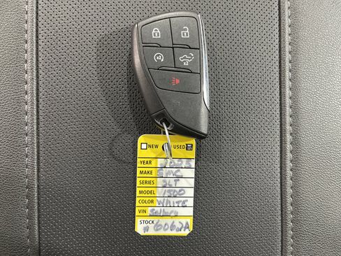 Used 2025 GMC Sierra 1500 SLT w/ SLT Premium Plus Package image 26