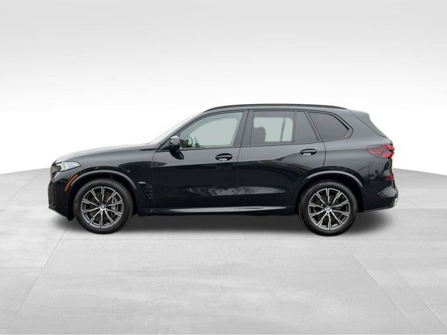 Certified 2024 BMW X5 xDrive40i w/ M Sport Package AWD/4WD image 2