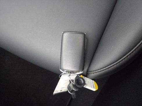 Used 2025 MAZDA MAZDA3 s image 33