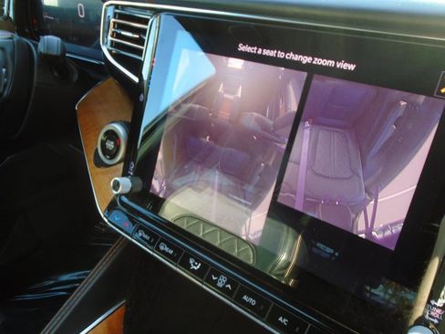 Used 2024 Jeep Grand Wagoneer L Series III image 31