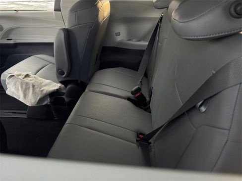 Used 2024 Toyota Sienna XLE image 17