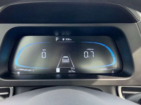 Certified 2025 Hyundai Elantra SE image 25