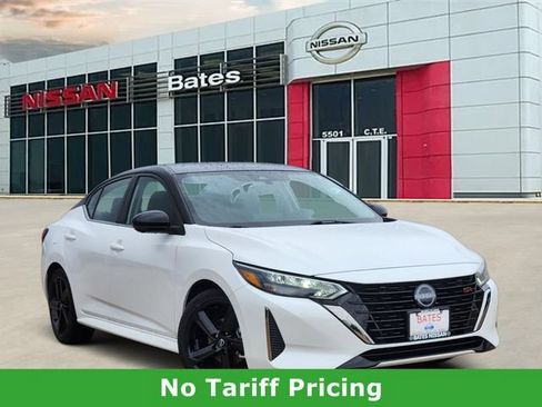 Certified 2025 Nissan Sentra SR w/ SR Premium Package FWD image 1
