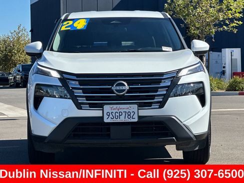 Used 2024 Nissan Rogue SV FWD image 9