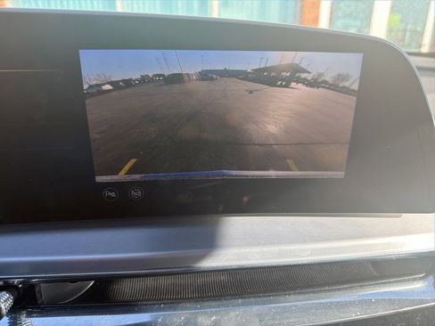 Used 2024 Cadillac Lyriq Luxury image 10