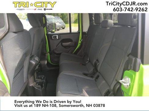 New 2025 Jeep Gladiator Sport image 23