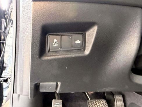 Used 2018 INFINITI Q50 Luxe w/ Essential Package (3.0T Luxe) image 19