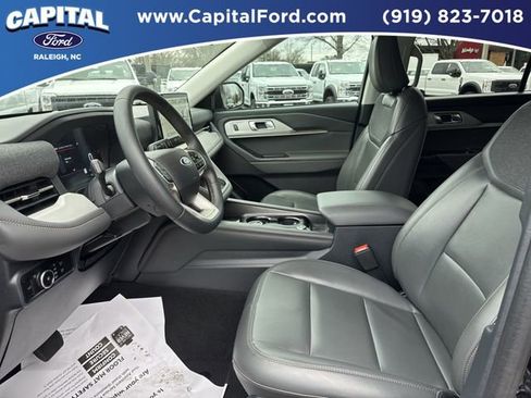 Certified 2025 Ford Explorer Active w/ Active Comfort Package image 17