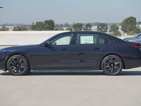 Used 2026 BMW 740i w/ Premium Package RWD image 4