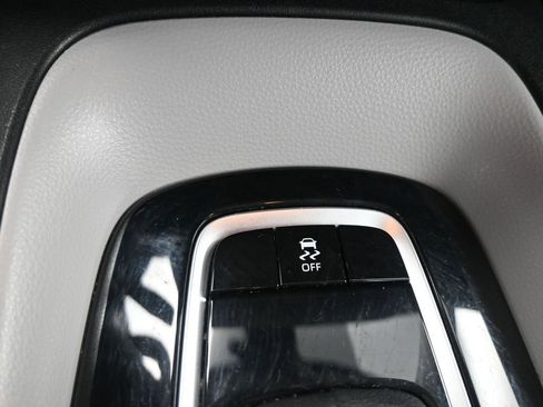 Used 2022 Toyota RAV4 XLE w/ Convenience Package image 12