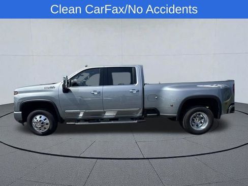 Used 2024 Chevrolet Silverado 3500 High Country w/ Technology Package AWD/4WD image 2