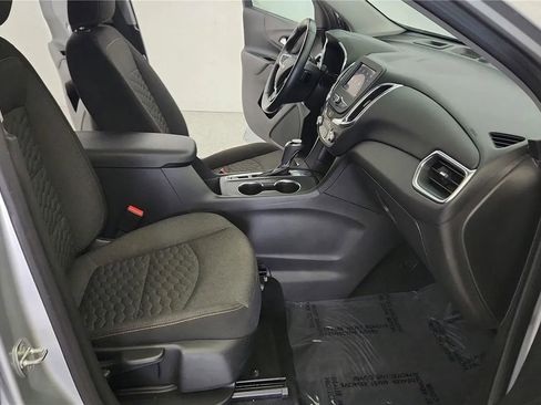 Used 2021 Chevrolet Equinox LT image 35