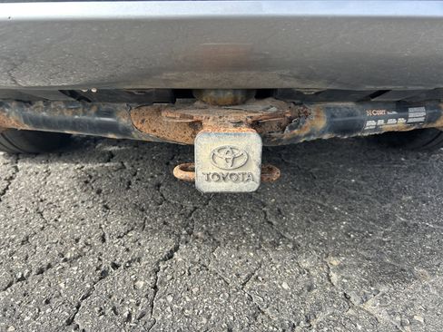 Used 2017 Toyota RAV4 Limited image 32