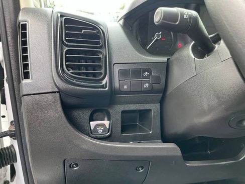 Used 2025 RAM ProMaster 3500 w/ Convenience Group FWD image 18