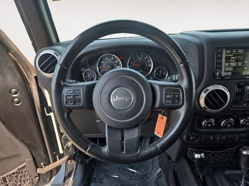 Used 2016 Jeep Wrangler Unlimited Sahara w/ Dual Top Group AWD/4WD image 12