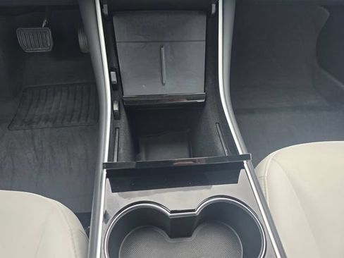 Used 2020 Tesla Model 3 Standard Range Plus RWD image 38