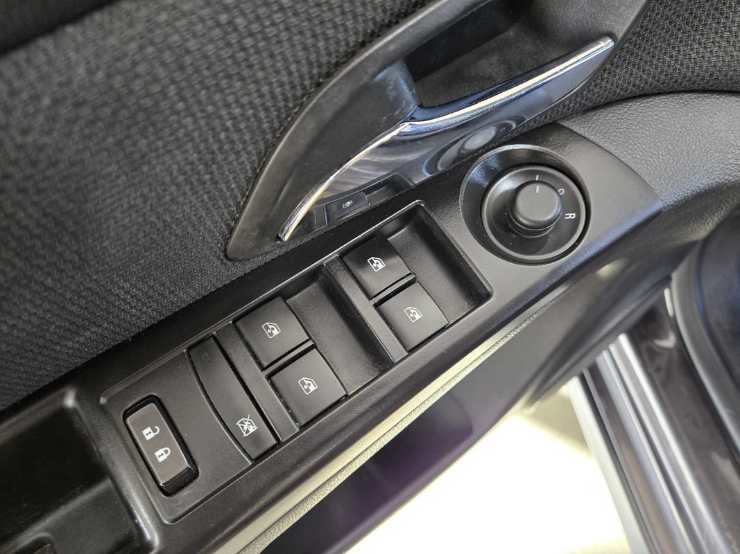Used 2016 Chevrolet Cruze LT FWD image 10