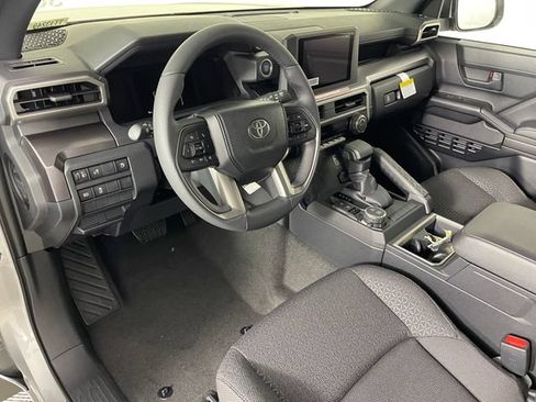 New 2026 Toyota 4Runner SR5 AWD/4WD image 3