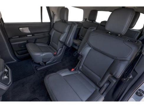 Used 2025 Ford Expedition Active AWD/4WD image 15