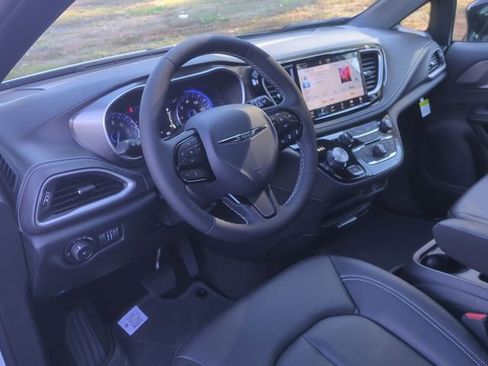 New 2026 Chrysler Pacifica Select w/ S Appearance Package image 29