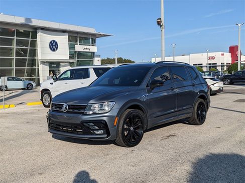 Certified 2021 Volkswagen Tiguan SE R-Line image 3