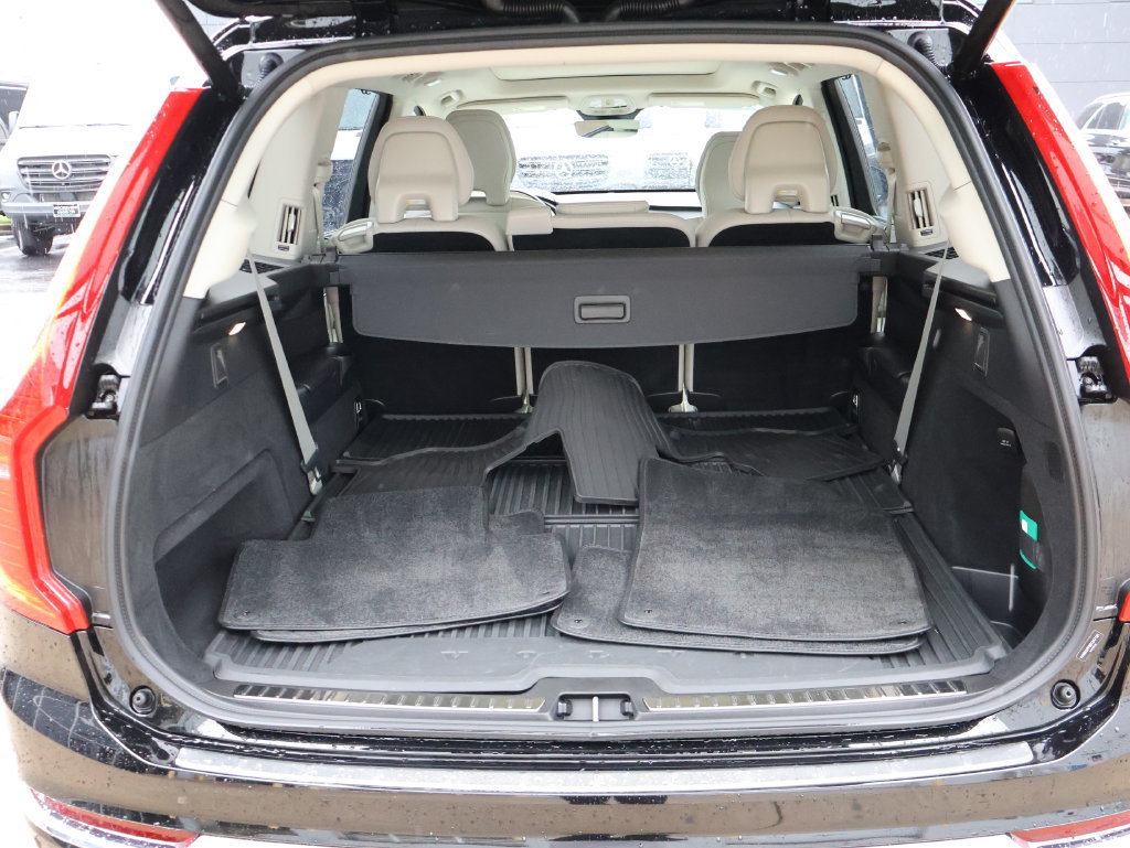 Used 2025 Volvo XC90 B6 Ultra w/ Protection Package Premier AWD/4WD image 17