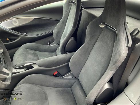 New 2025 McLaren Artura image 8