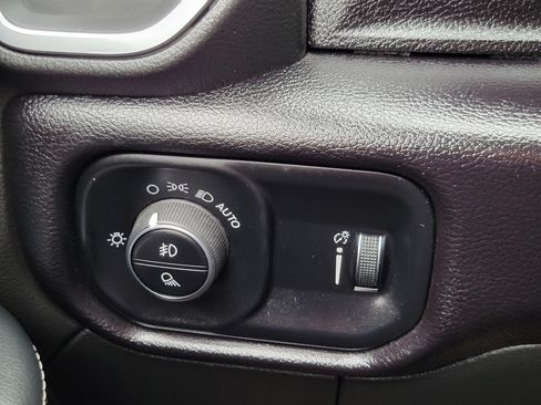 Used 2025 RAM 2500 Big Horn AWD/4WD image 10