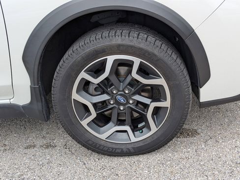 Used 2017 Subaru Crosstrek 2.0i Premium w/ Moonroof Package AWD/4WD image 11