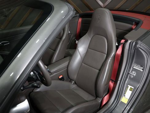 Used 2019 Porsche 911 Turbo image 7