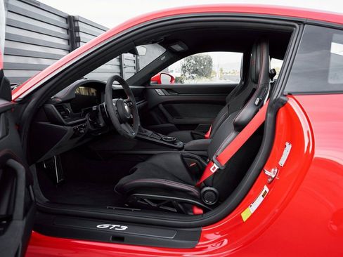 Used 2025 Porsche 911 GT3 w/ Chrono Package image 28