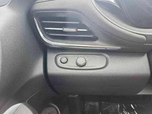 New 2026 Buick Envista Preferred image 18