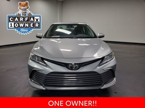 Used 2023 Toyota Camry LE image 3