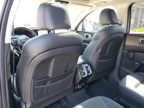 Used 2023 Kia Sorento SX Prestige image 17
