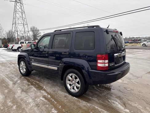 Used 2012 Jeep Liberty Sport image 4