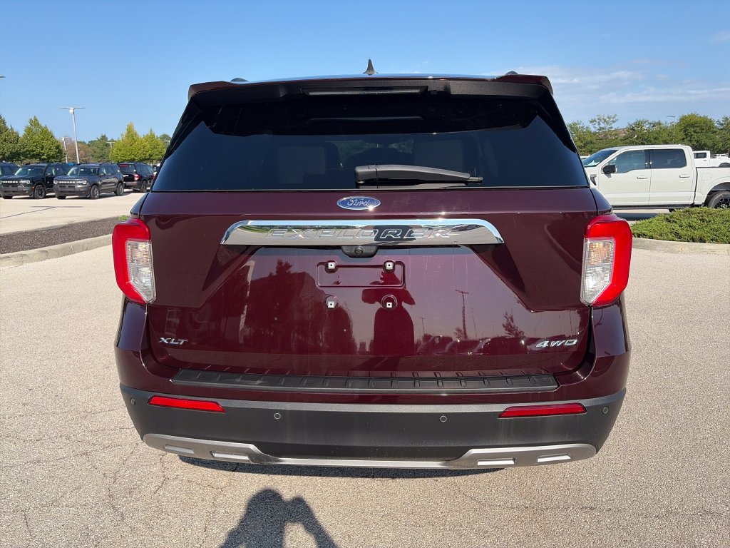Used 2023 Ford Explorer XLT w/ Equipment Group 202A AWD/4WD image 6