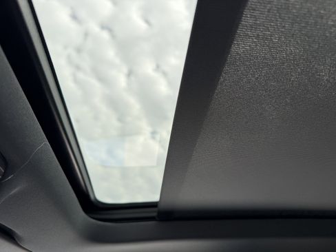 New 2026 Volkswagen Tiguan SE R-Line image 17