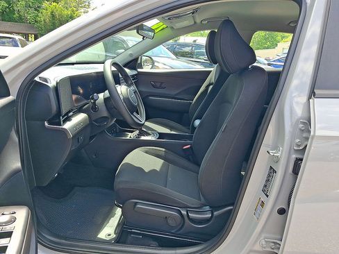 Certified 2024 Hyundai Kona SE AWD/4WD image 11