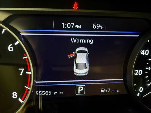 Certified 2020 Nissan Sentra SV FWD image 28