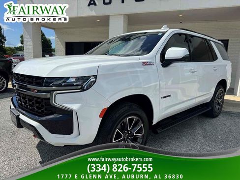 Used 2022 Chevrolet Tahoe Z71 w/ Luxury Package AWD/4WD image 2