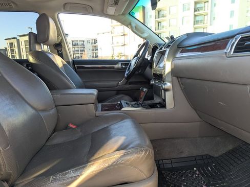 Used 2010 Lexus GX 460 image 36