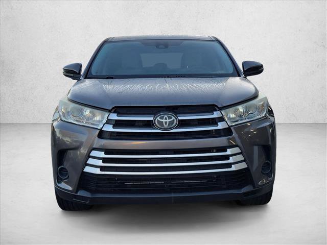 Used 2018 Toyota Highlander LE FWD image 2